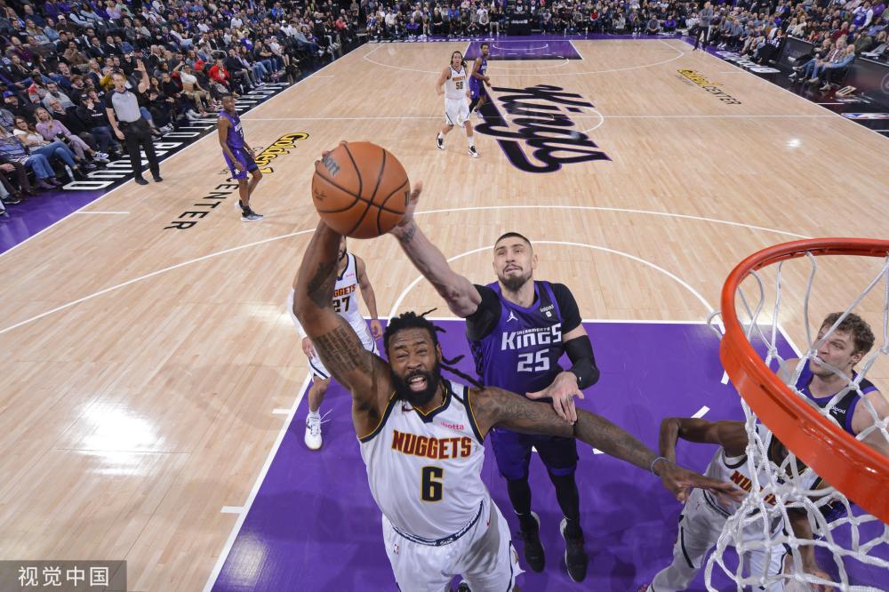 在球场内 在球场内